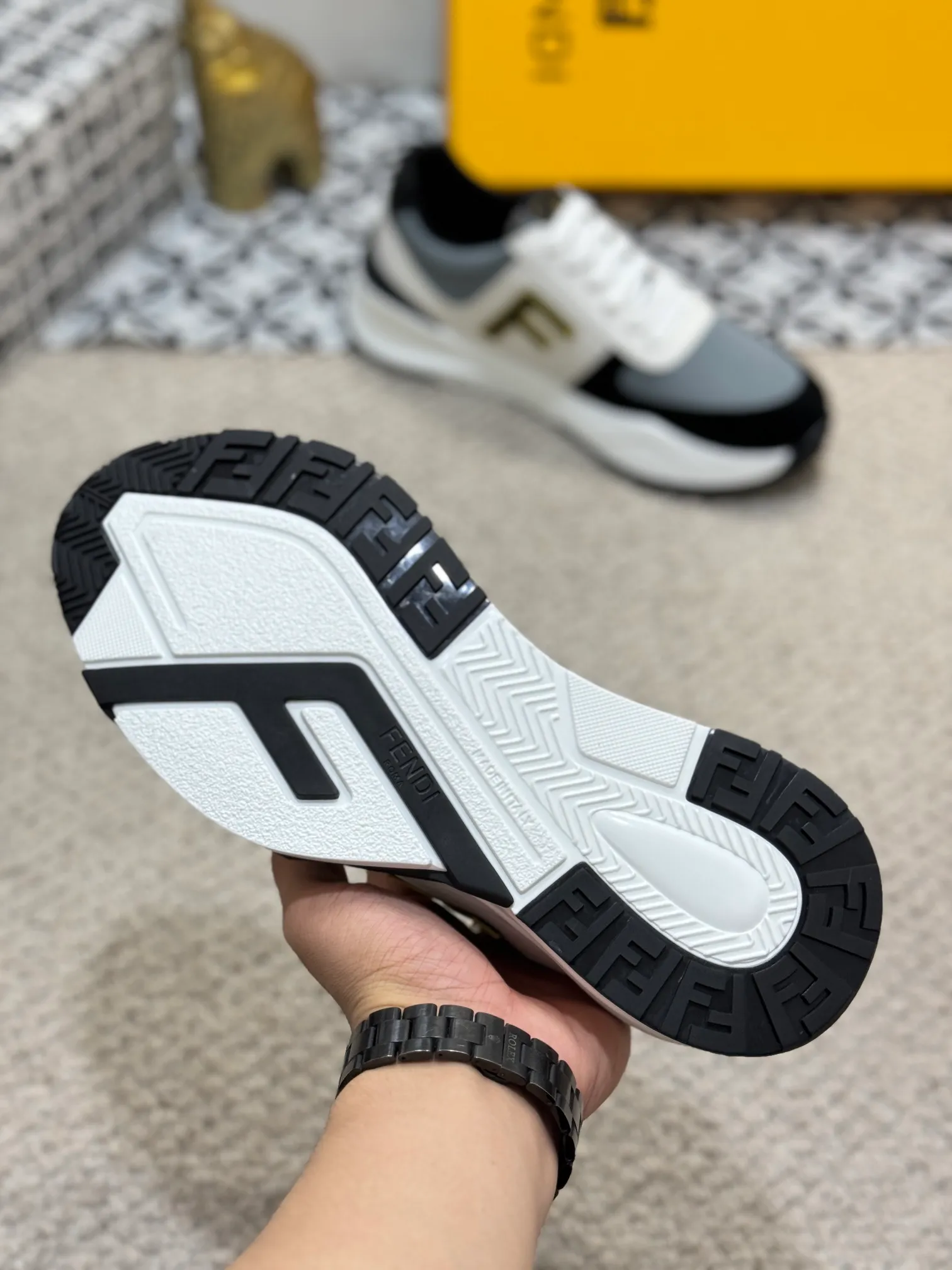Men's men's shoes 💰520 [New style] 🦥🦥 Original quality - Fendi ◾️▫️F D🆕 Spring and summer new men's slip-on sneakers, with elastic straps, side zippers, and corrugated soles engraved with F. Embossed Fendi Flow lettering on the heel. Mixed material of high-tech fabric and black suede. FF graphic tongue. Ultra-light and wear-resistant EVA sole. Size: 38-44 (45 customized